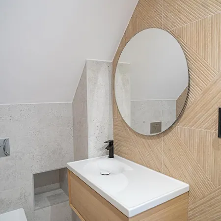 Badz Blisko Nyaraló